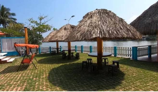 Hotel La Cueva Del Pirata Casitas Exteriör bild